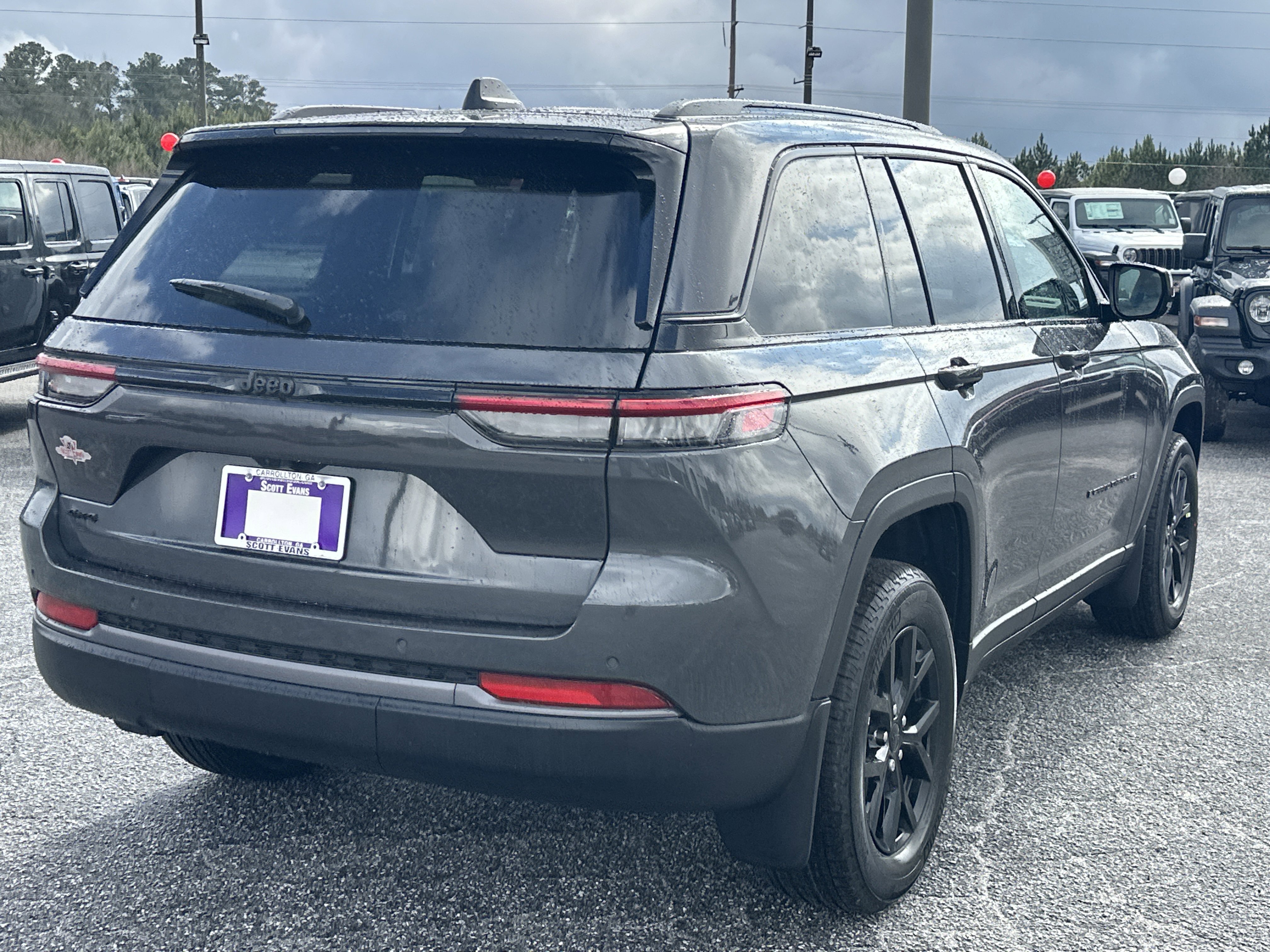 New 2026 Baltic Gray Metallic Clear-Coat Exterior Paint Jeep Laredo Altitude image 8