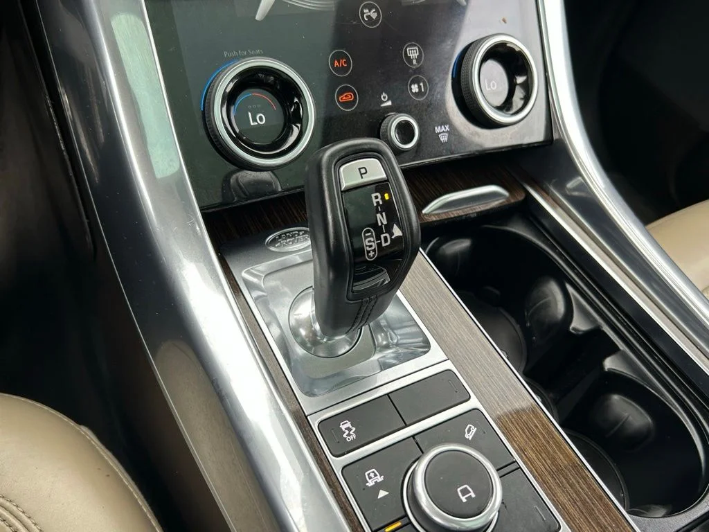 Used 2021 White Land Rover HSE Silver Edition image 27
