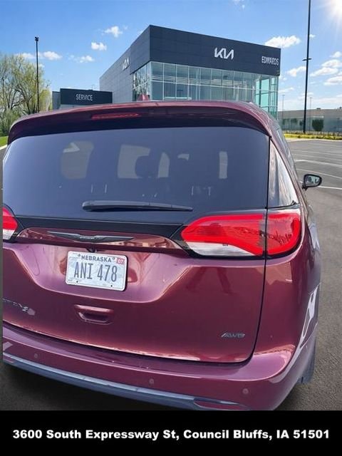 Used 2020 Red Chrysler Launch Edition image 14