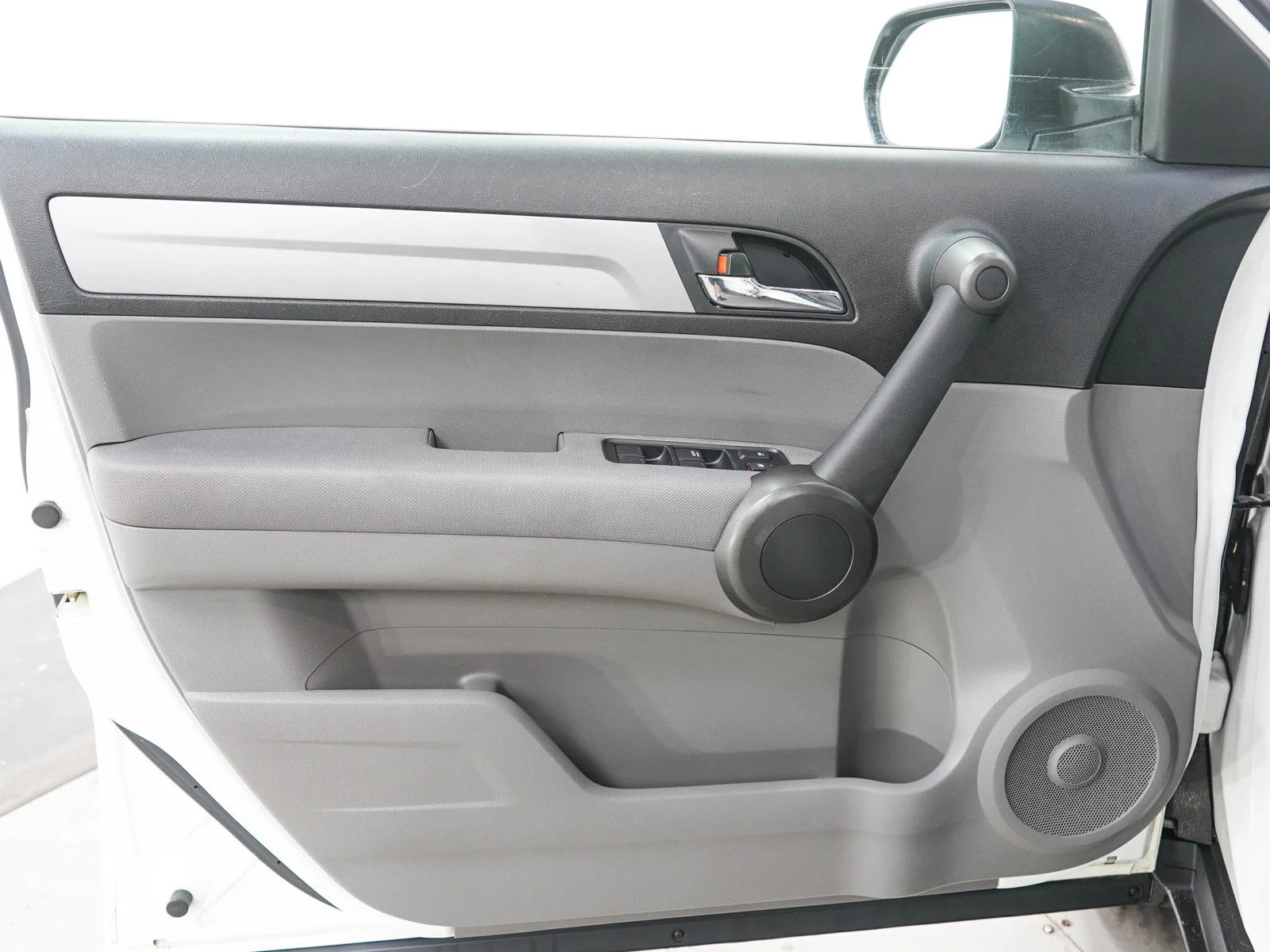 Used 2011 Taffeta White Honda SE image 19