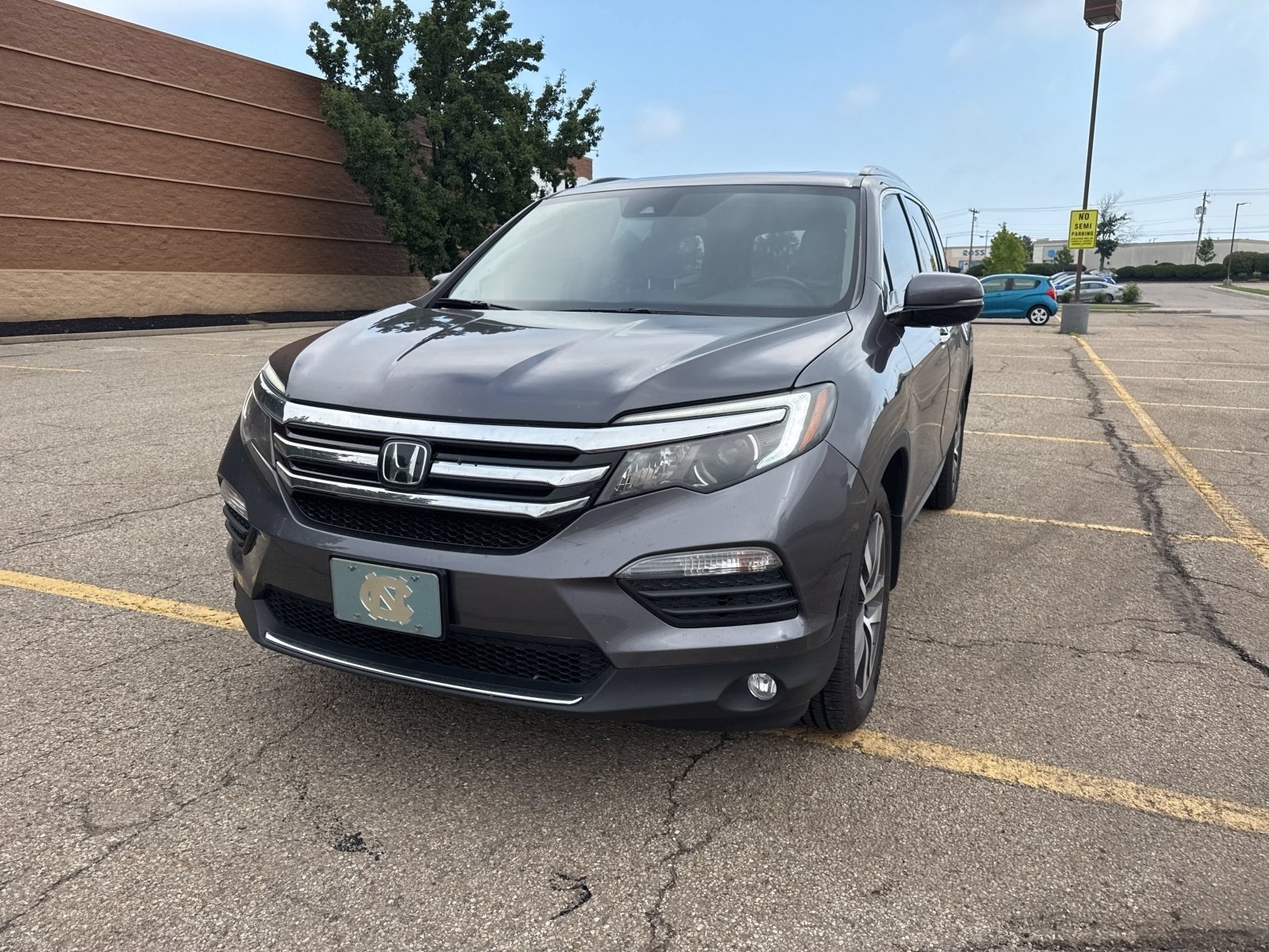 Used 2017 Modern Steel Metallic Honda Touring image 9