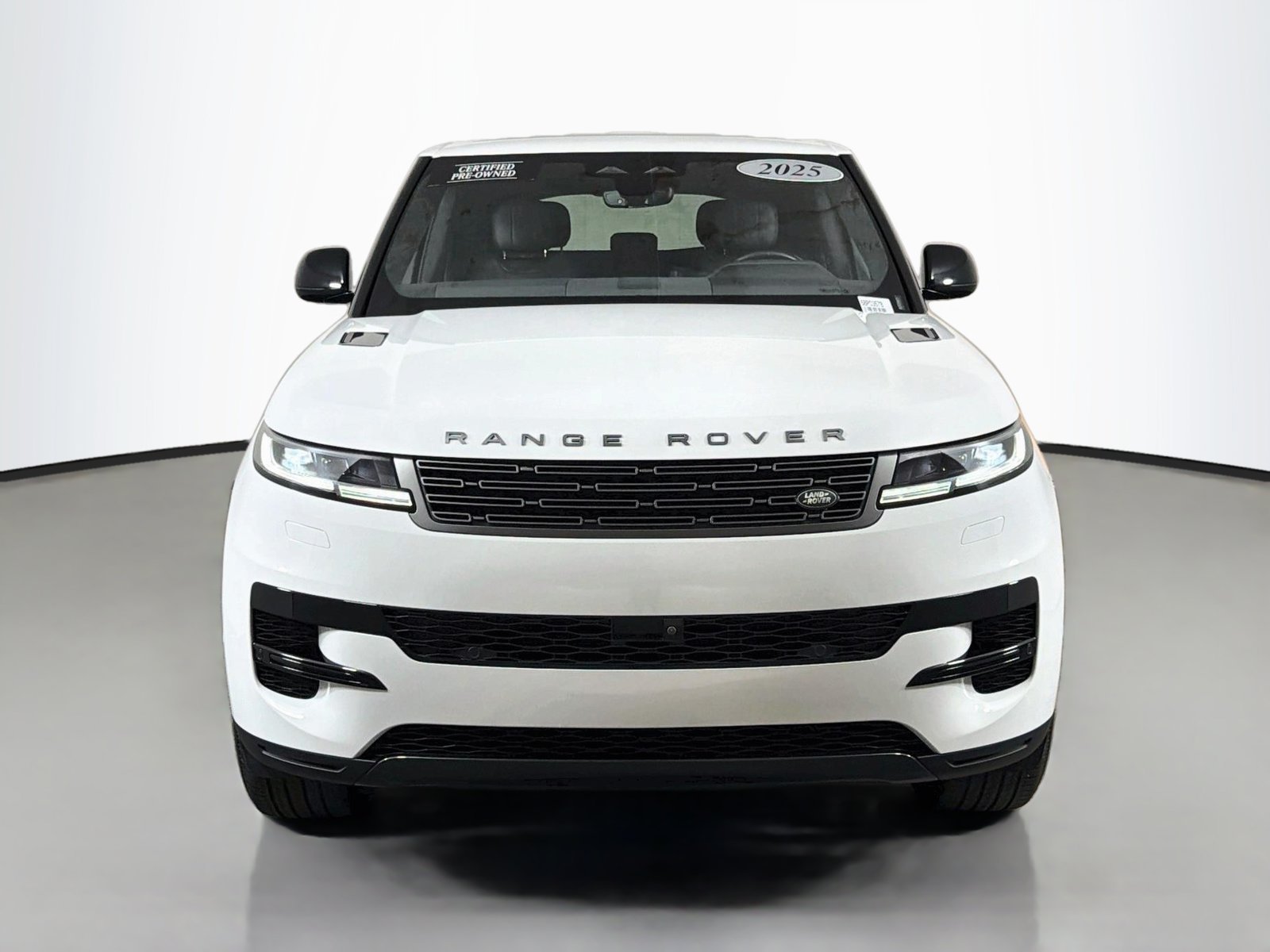Certified Used 2025 Fuji White Land Rover SE image 8