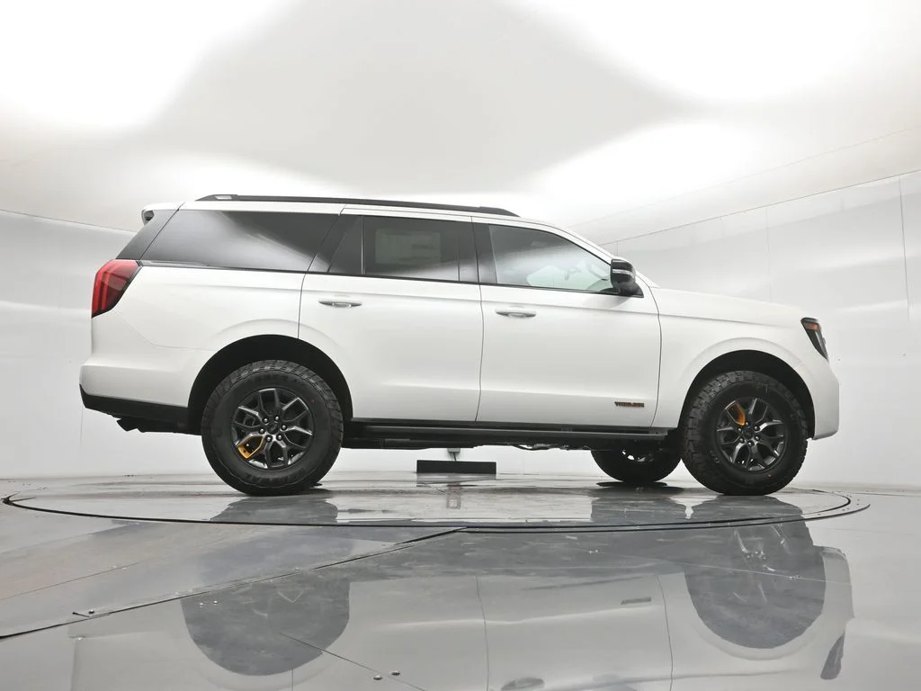 New 2026 Star White Metallic Tri-Coat Ford Tremor image 46