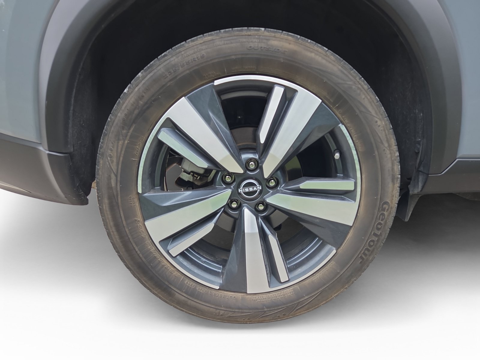 Used 2023 Boulder Gray Pearl Nissan SL image 15