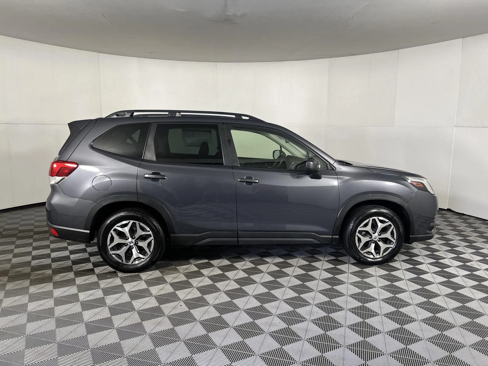 Used 2022 Magnetite Gray Metallic Subaru Premium image 26