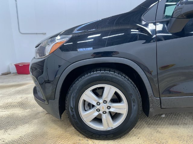 Used 2021 Black Chevrolet LS image 26