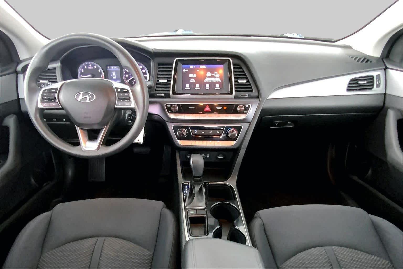 Used 2019 Phantom Black Hyundai SE image 15