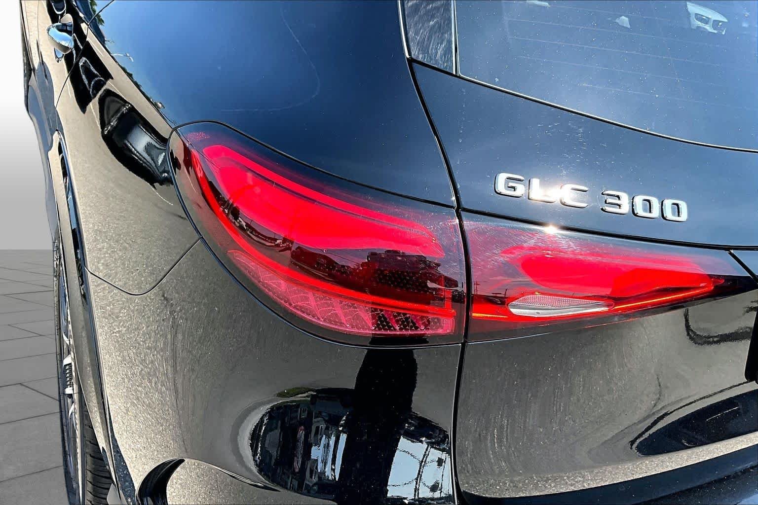 Certified Used 2026 Black Mercedes-Benz GLC 300 image 27