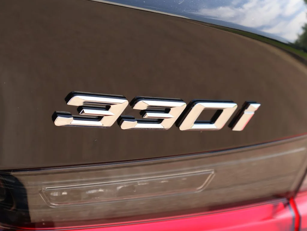 2025 BMW 3 Series 330i - Photo 26