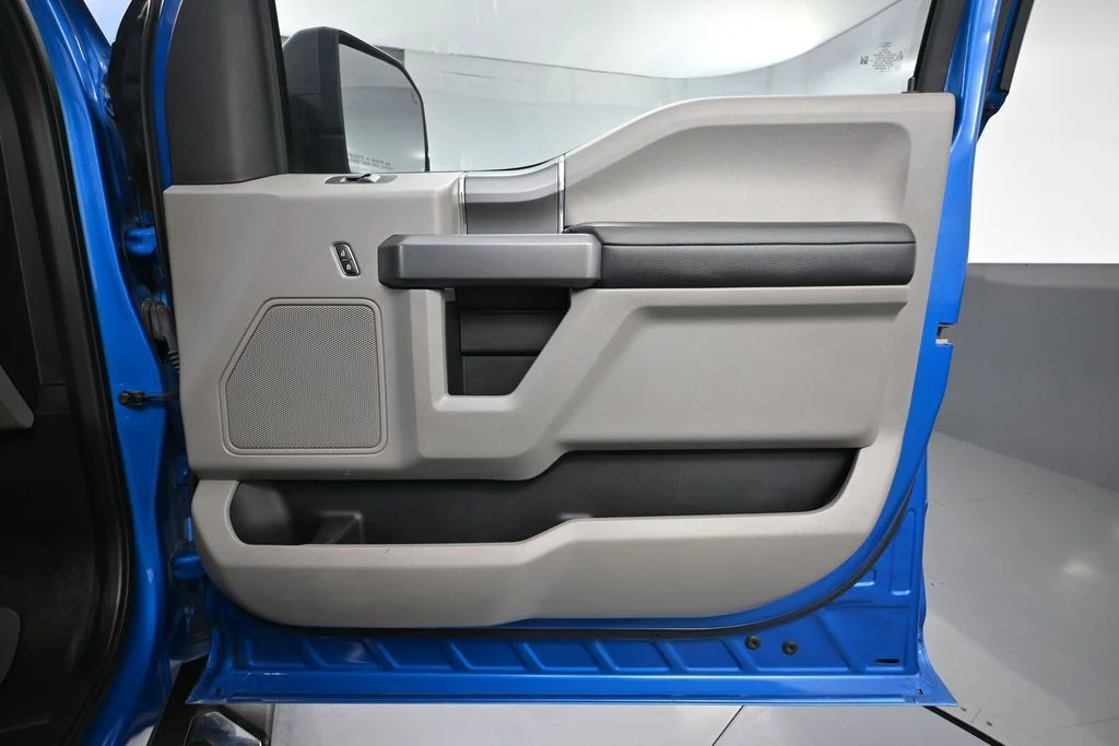 Used 2020 Blue Ford XLT image 45