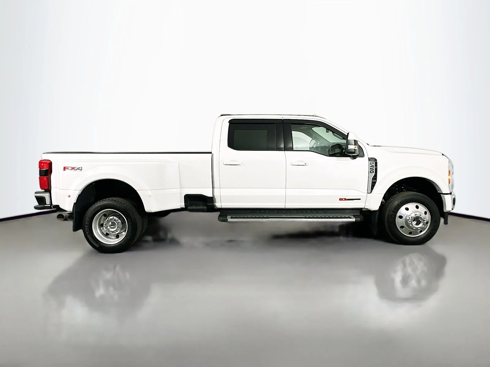 2023 Ford F-450 Super Duty Lariat - Photo 8