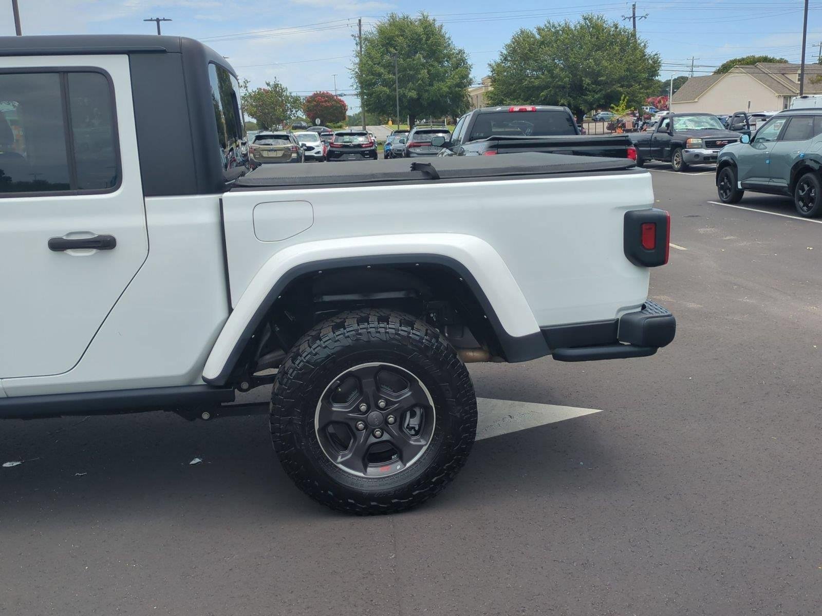 Used 2023 Bright White Clearcoat Jeep Rubicon image 11