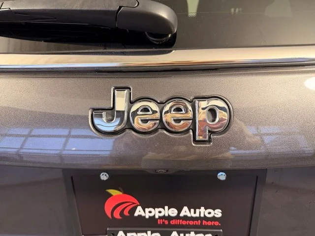 Certified Used 2023 Gray Jeep Latitude image 8