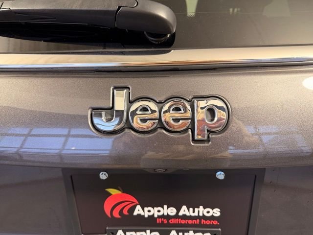Certified Used 2023 Gray Jeep Latitude image 8