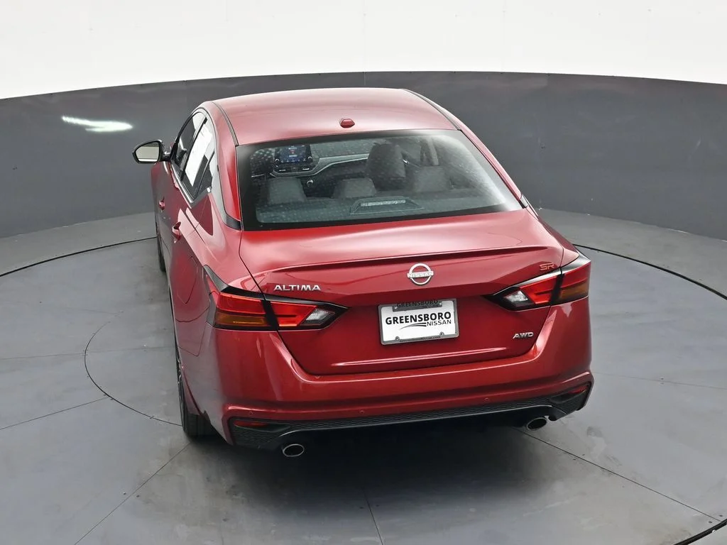 Used 2025 Red Nissan 2.5 SR image 36