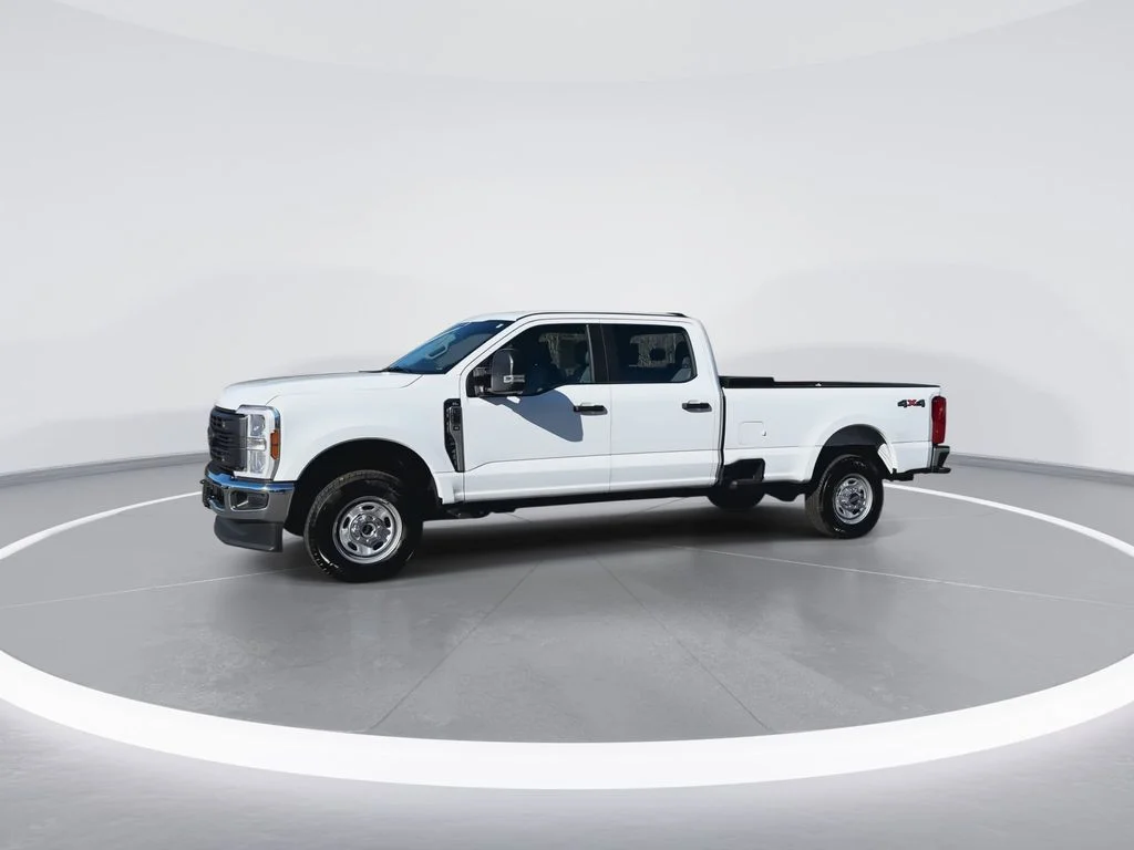 Used 2024 White Ford XL image 9