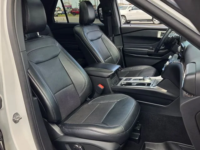 Used 2020 White Ford Limited image 18