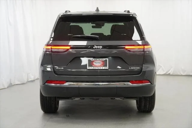 New 2026 Baltic Gray Metallic Clear-Coat Exterior Paint Jeep Laredo X image 10