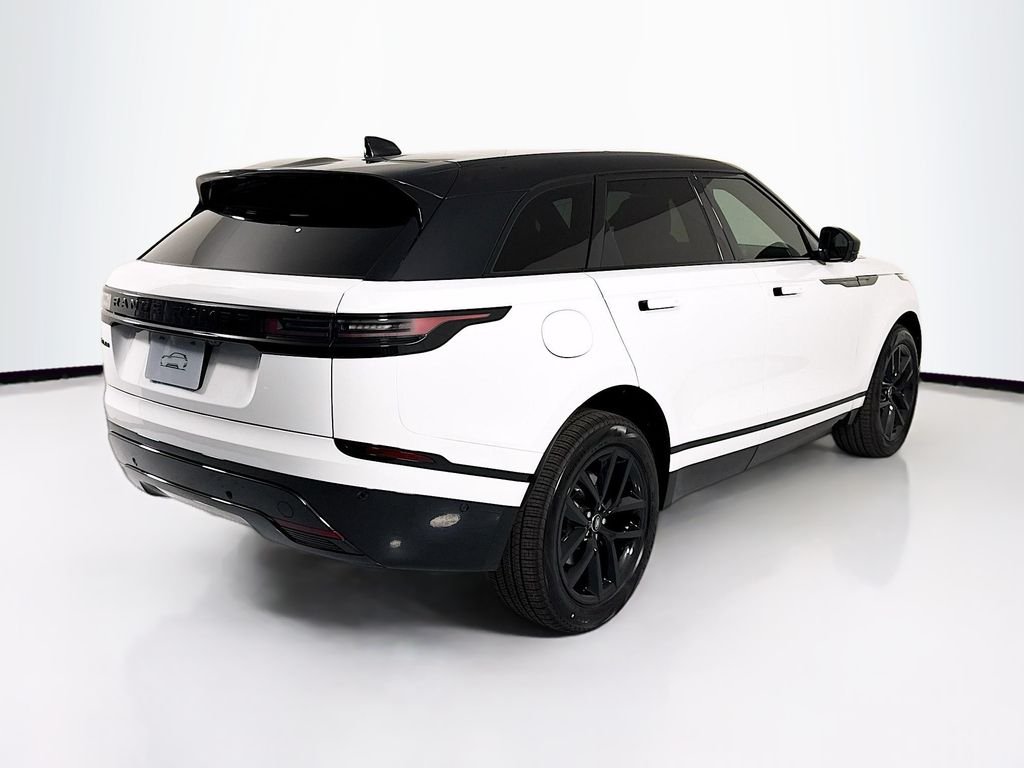 Used 2026 Fuji White Land Rover Dynamic SE image 5