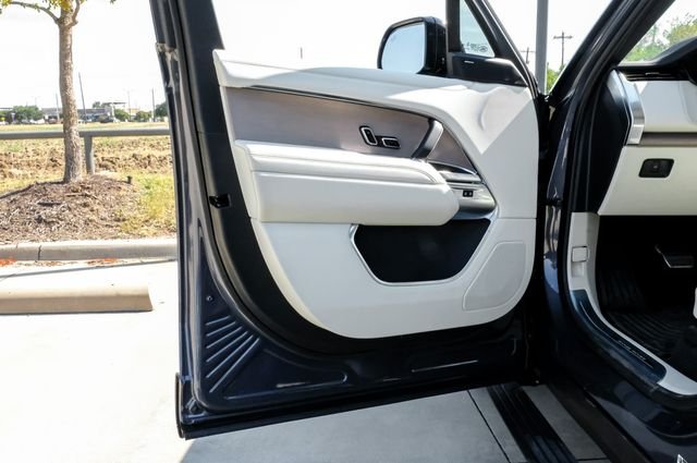 New 2027 Varesine Blue Land Rover SE image 52
