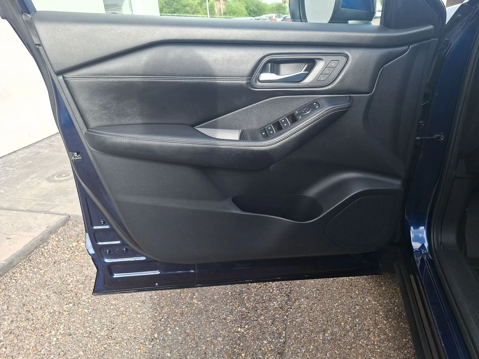 Used 2024 Blue Nissan SL image 10
