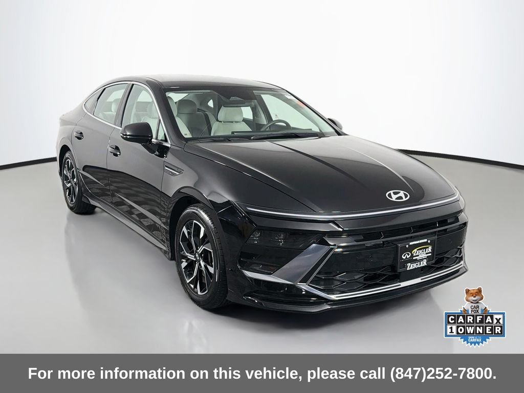 Used 2025 Abyss Black Hyundai SEL image 2