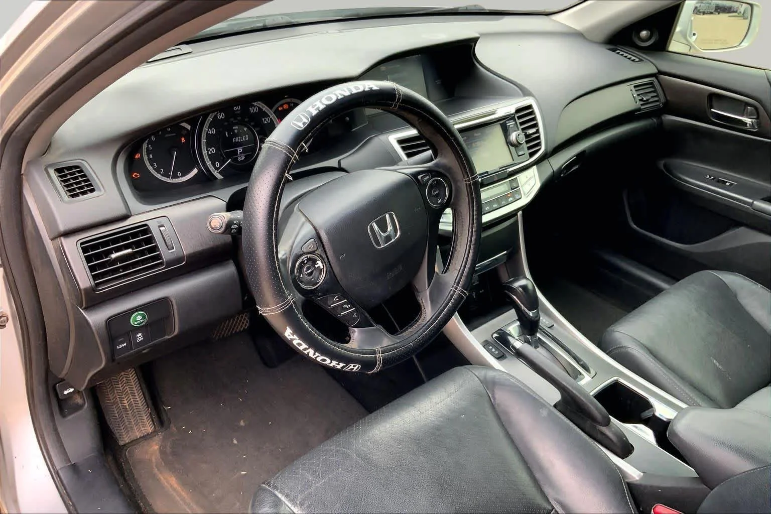 Used 2013 Alabaster Silver Metallic Honda EX-L image 15