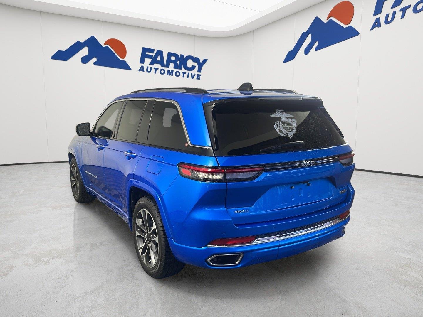 Used 2023 Hydro Blue Pearlcoat Jeep Overland image 8