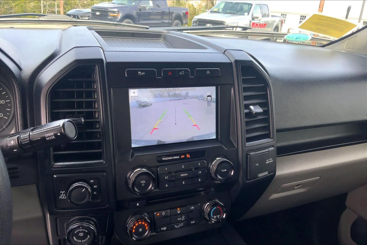 Used 2018 Oxford White Ford XL image 29