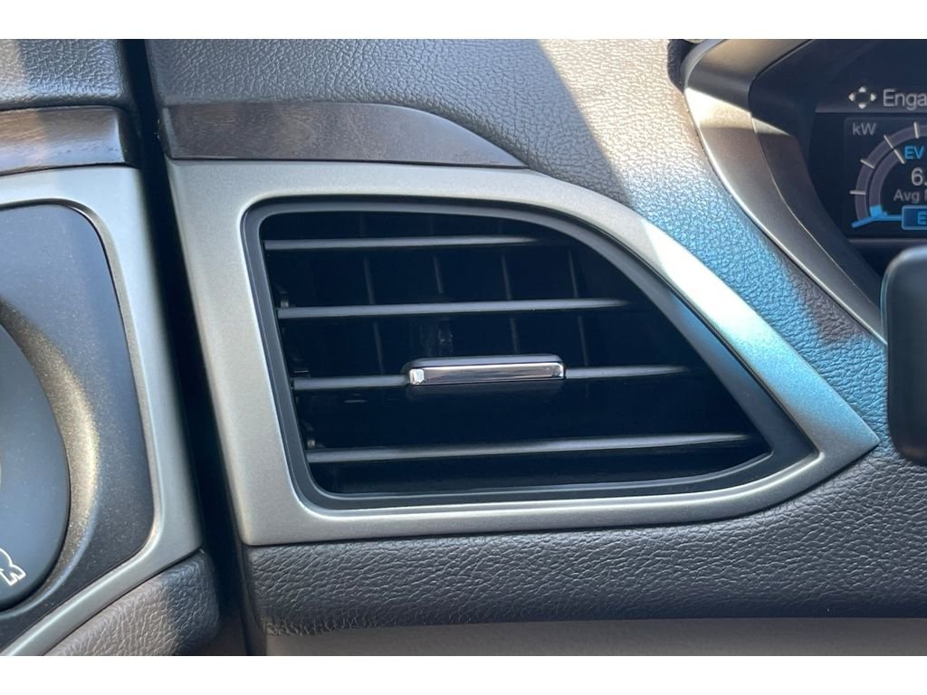 Used 2018 Black Velvet Lincoln Hybrid Reserve image 29