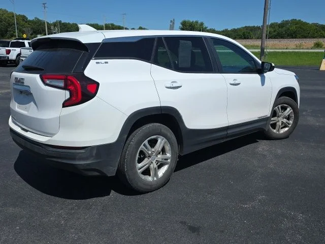 Used 2024 Summit White GMC SLE image 5