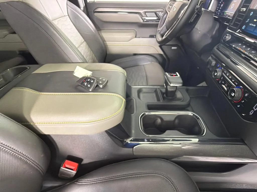 Used 2025 Summit White Chevrolet ZR2 image 37