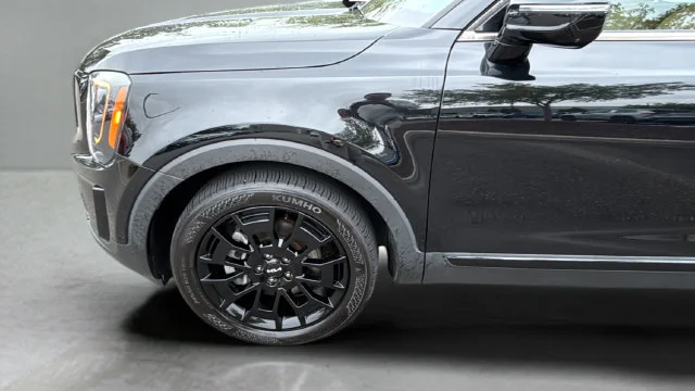 Used 2022 Black Kia SX image 39