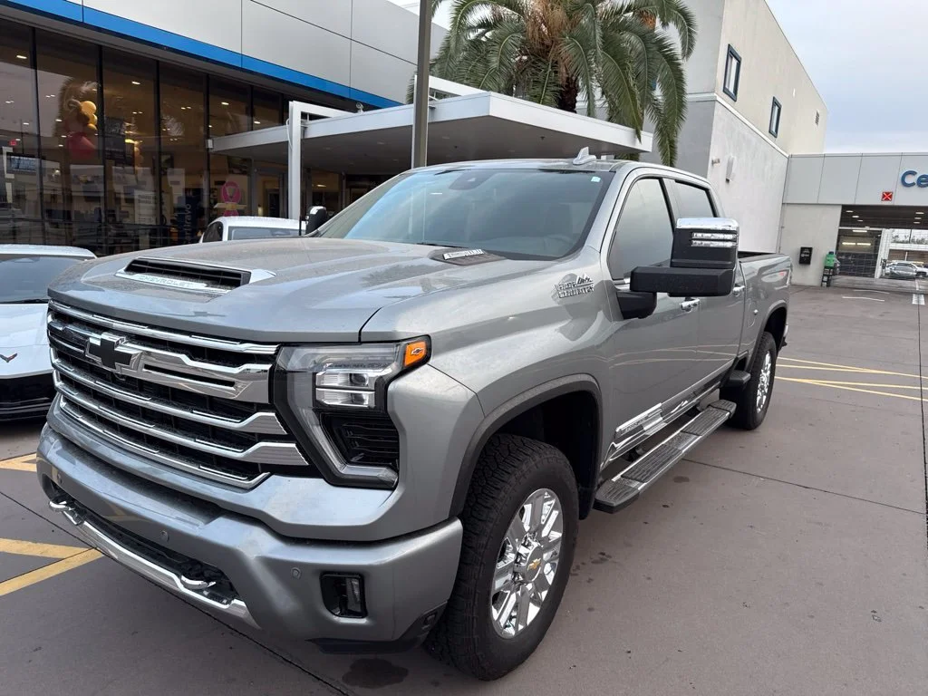 Used 2024 Gray Chevrolet High Country image 2