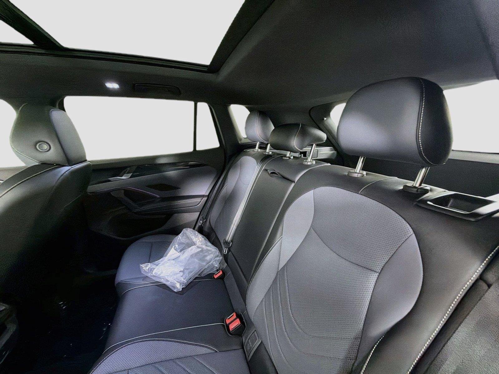 New 2026 Platinum Gray Metallic Volkswagen SE R-Line Black image 23
