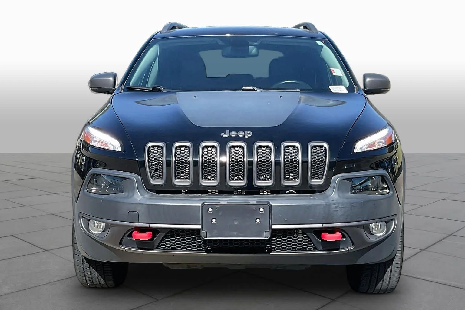 Used 2018 Diamond Black Crystal Pearlcoat Jeep Trailhawk image 4