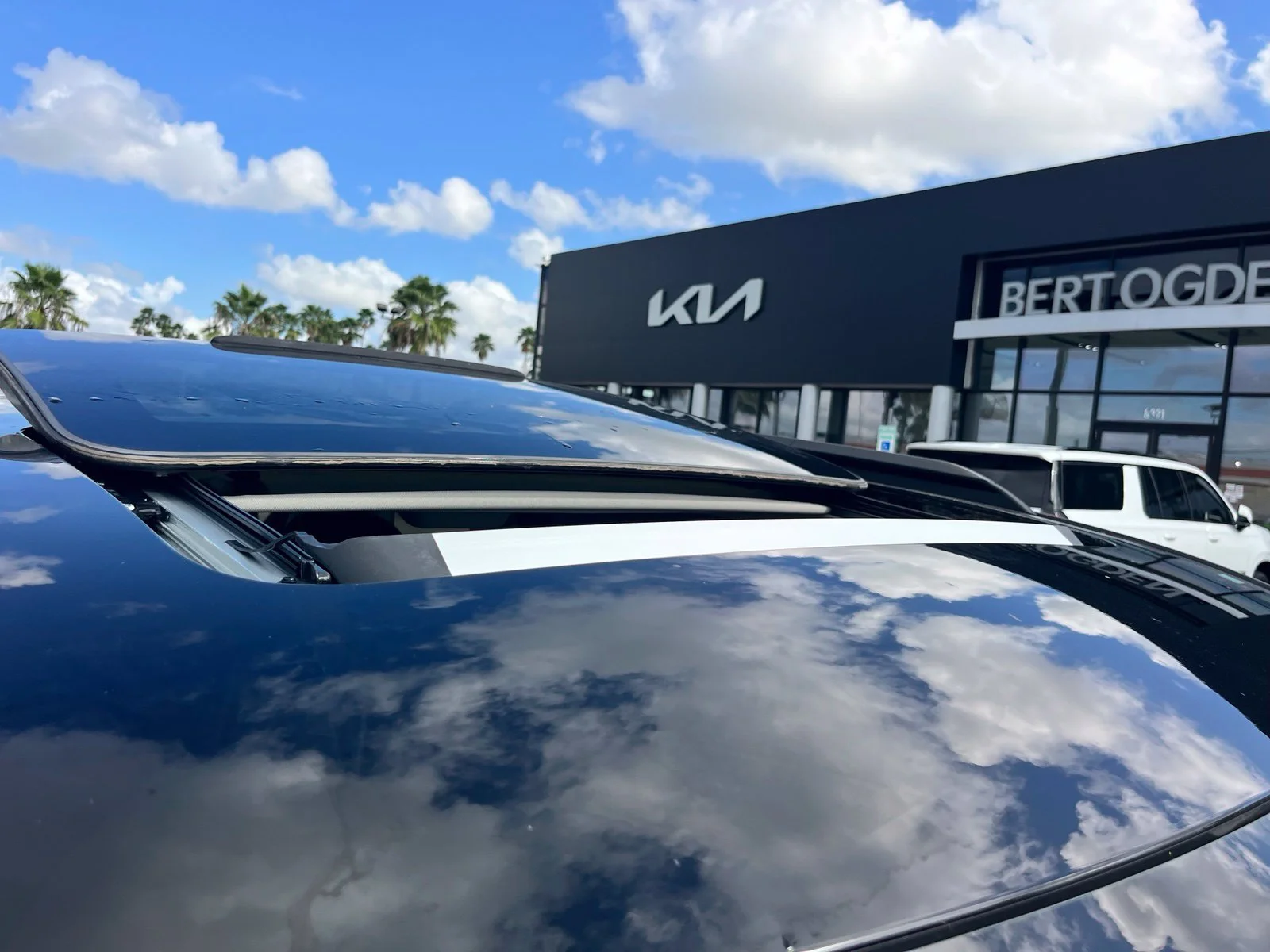 Used 2025 Black Kia SX Prestige image 8