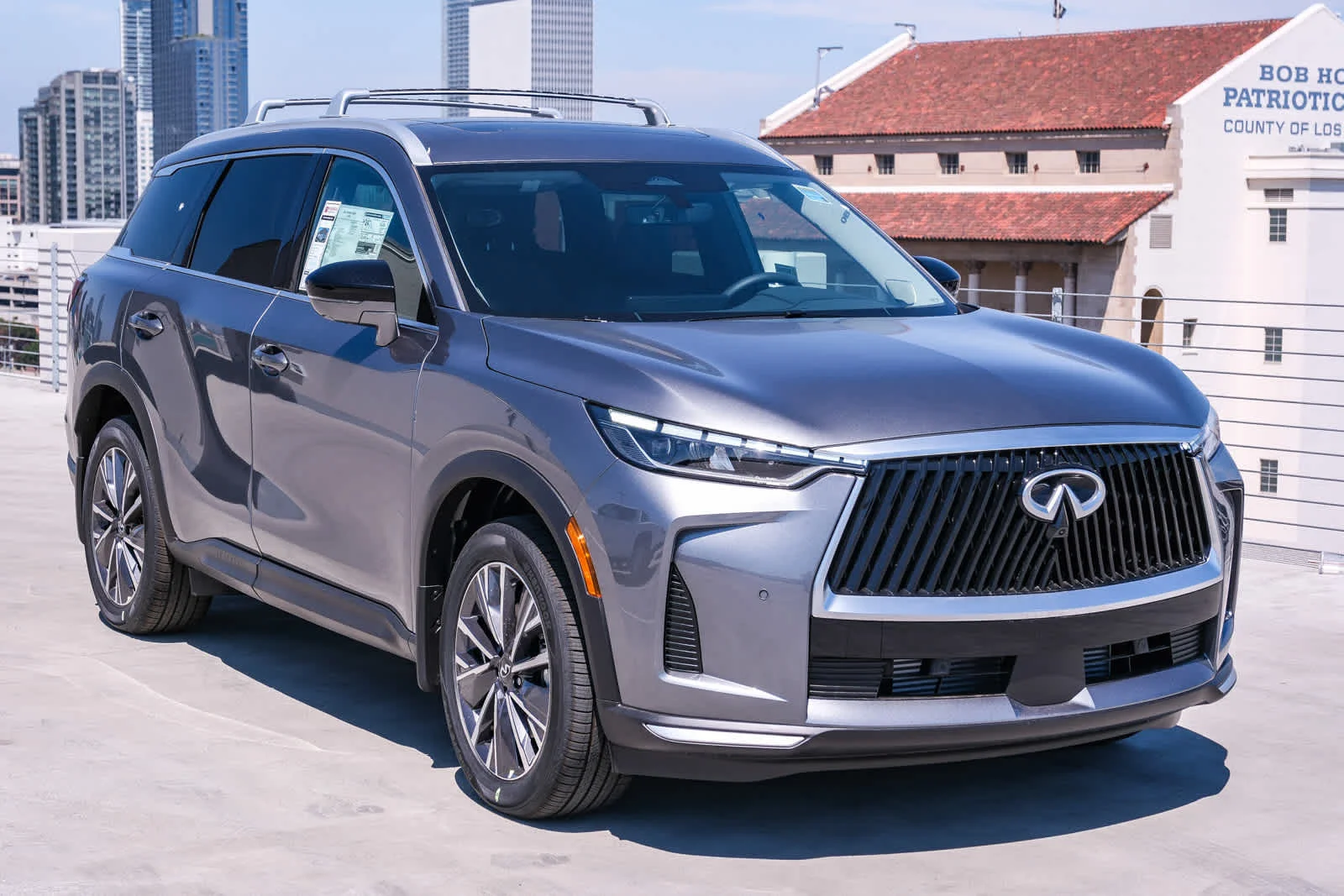New 2027 GRAPHITE SHADOW INFINITI Luxe FWD image 3