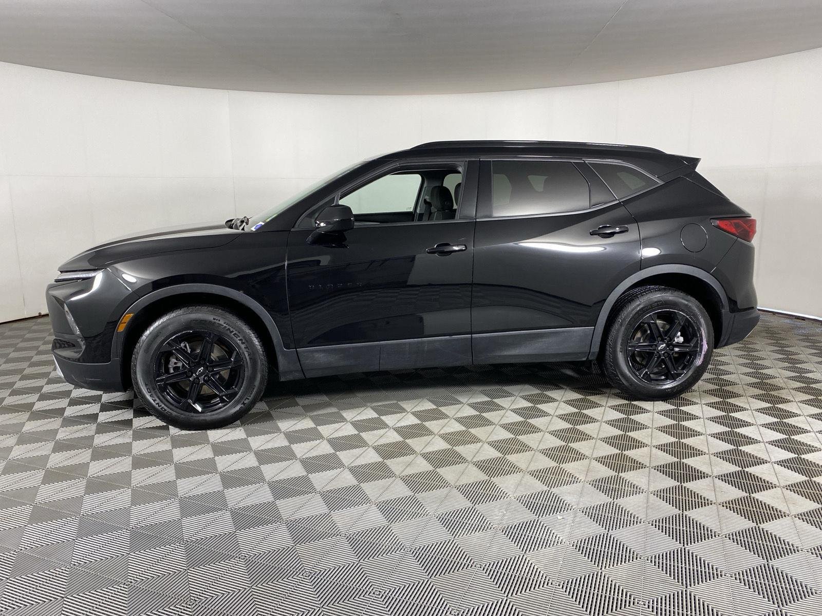 Used 2024 Black Chevrolet LT image 4