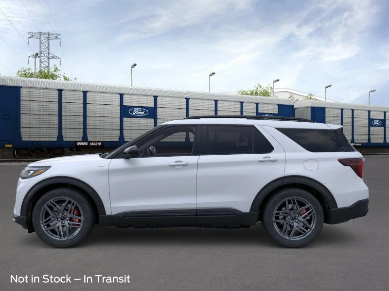 New 2026 Space White Metallic Ford ST-Line image 3