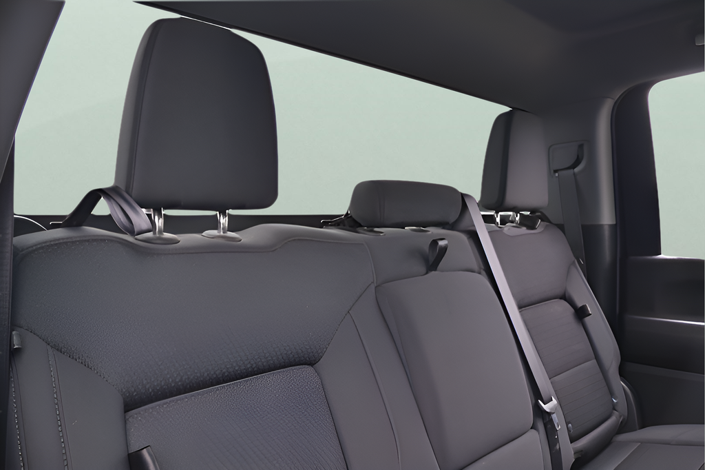 Used 2025 White Chevrolet Custom image 16