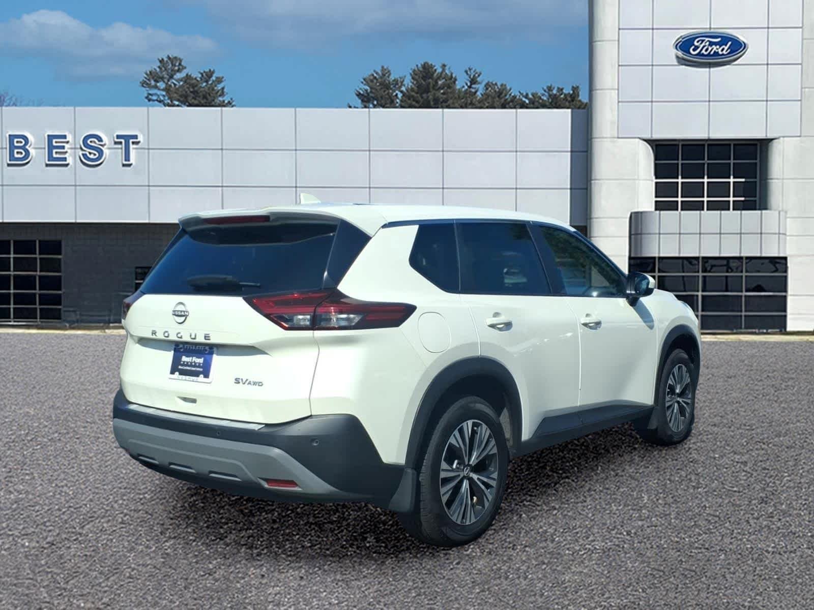 Used 2023 Pearl White Tricoat Nissan SV image 7