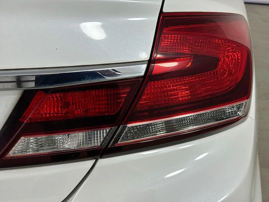 Used 2014 White Honda EX-L image 32