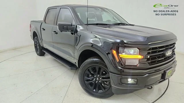 Used 2025 Agate Black Metallic Ford XLT image 27