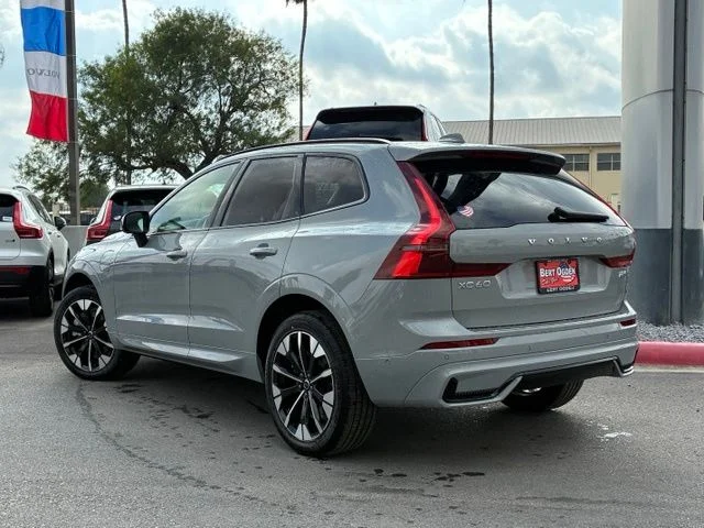 New 2026 Vapour Grey Volvo Plus image 4