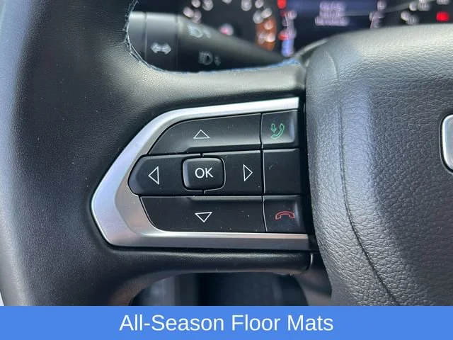 Used 2022 Bright White Clea Jeep Latitude image 28