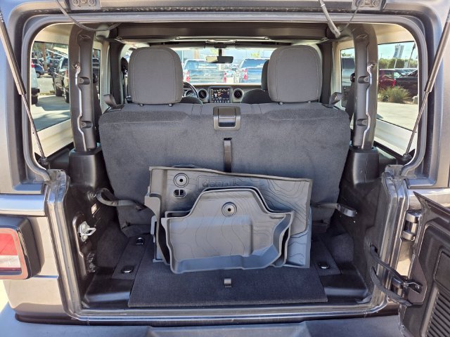 2021 Jeep Wrangler Willys - Photo 13