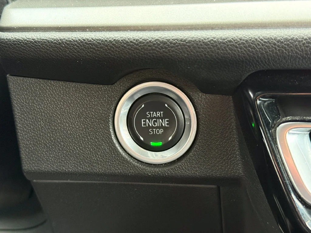 Used 2024 Summit White Chevrolet LT image 31