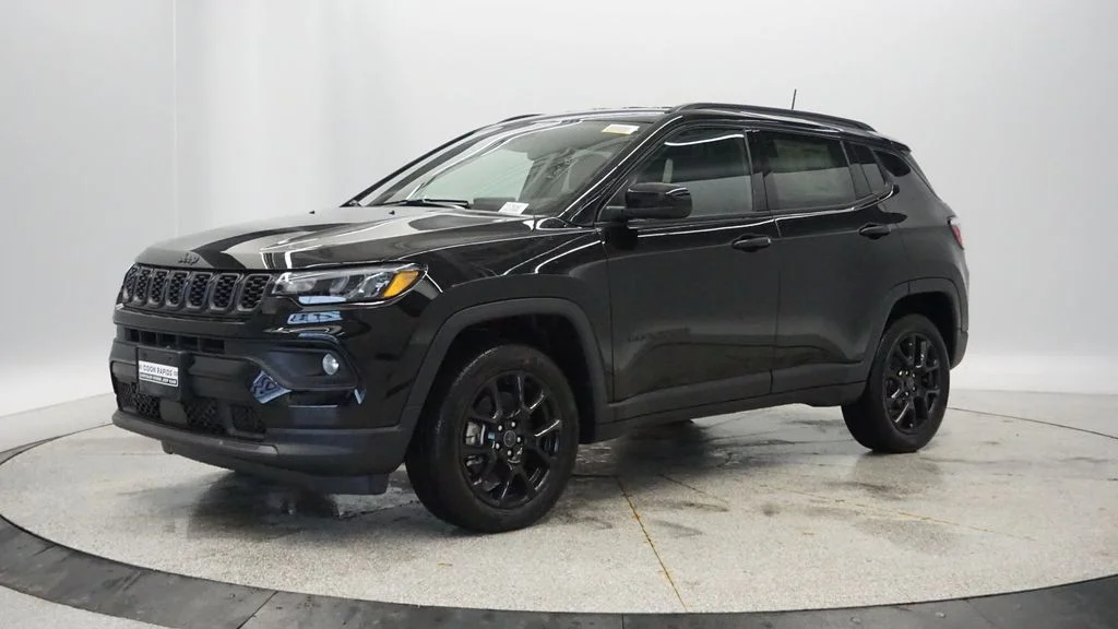 New 2026 Diamond Black Crystal Pearlcoat Jeep Latitude image 2