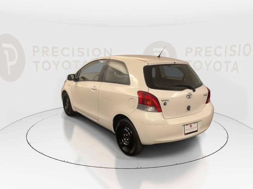 Used 2009 Polar White Toyota Base image 13